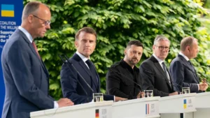 Putin kêu gọi Nga và Ukraine nối lại đàm phán để đạt “hòa bình lâu dài” (11/5) 3 Thủ tướng Đức Friedrich Merz, Tổng thống Pháp Emmanuel Macron, Thủ tướng Anh Sir Keir Starmer và Thủ tướng Ba Lan Donald Tusk đã cùng Tổng thống Ukraine Volodymyr Zelensky (giữa) có mặt tại Kyiv vào thứ Bảy. (đàm phán)