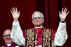 Robert Prevost, tân Giáo hoàng Leo thứ 14, là ai? 5 Robert Prevost trong lễ bổ nhiệm Hồng y tại Vatican.